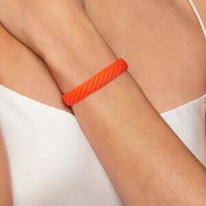 FREE•FREE•FREE•DAVID YURMAN BRAND NEW AUTHENTIC UNISEX ORANGE RUBBER BRACELET.
